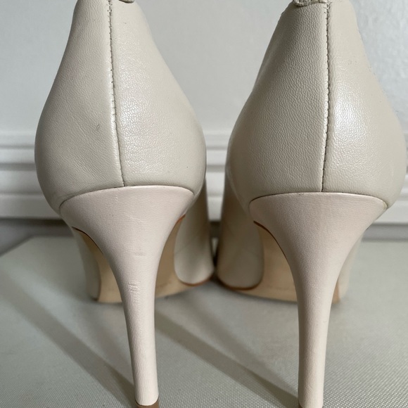 Marc Fisher Light Taupe Round Toe Leather Heels size 8 - Picture 5 of 11